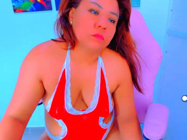 VictoriaLove live cam preview