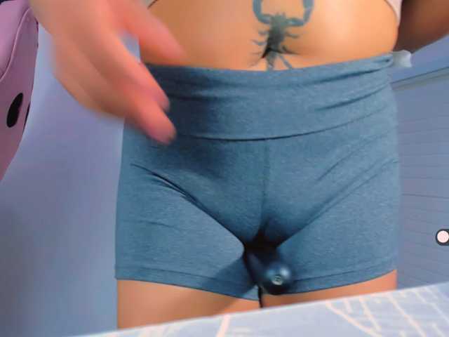 VictoriaLove live cam preview