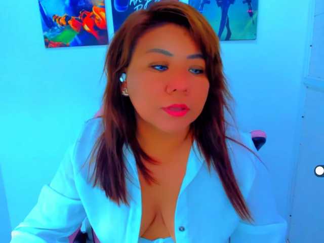 VictoriaLove live cam preview