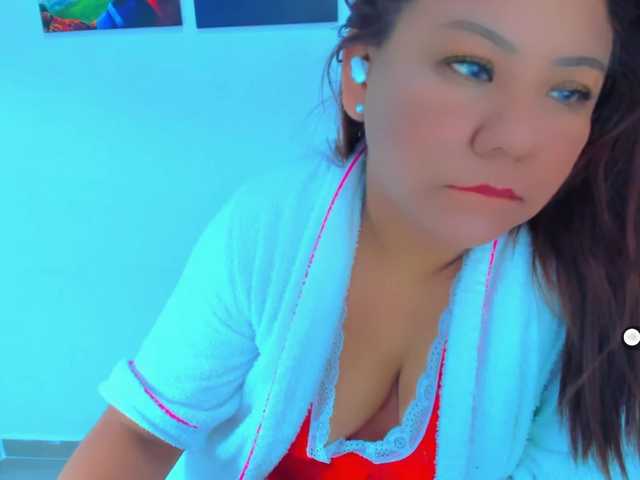 VictoriaLove webcam bongacams model stream image