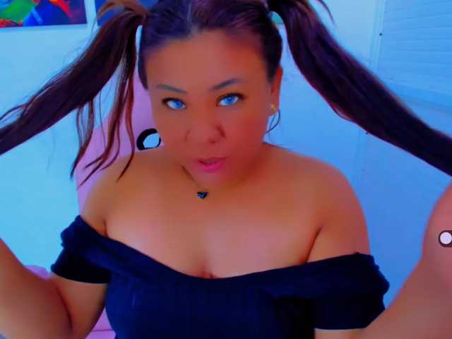 VictoriaLove live cam preview