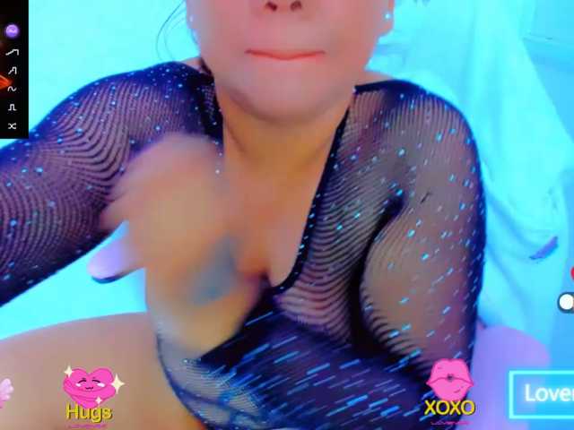 VictoriaLove live cam preview