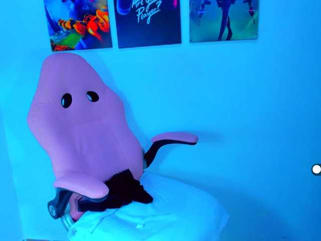 VictoriaLove live cam preview