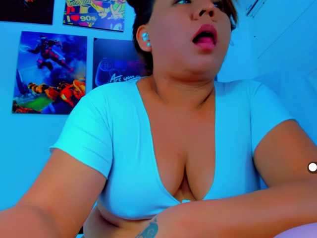 VictoriaLove live cam preview