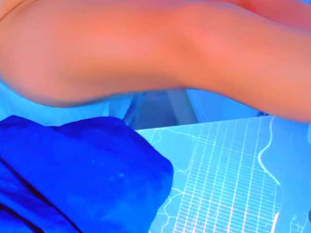 VictoriaLove live cam preview