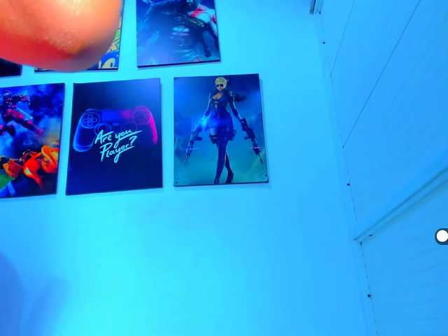 VictoriaLove live cam preview