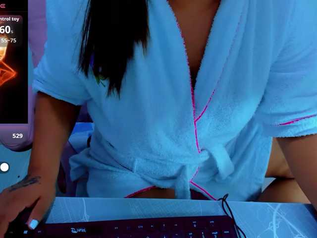 VictoriaLove live webcam show