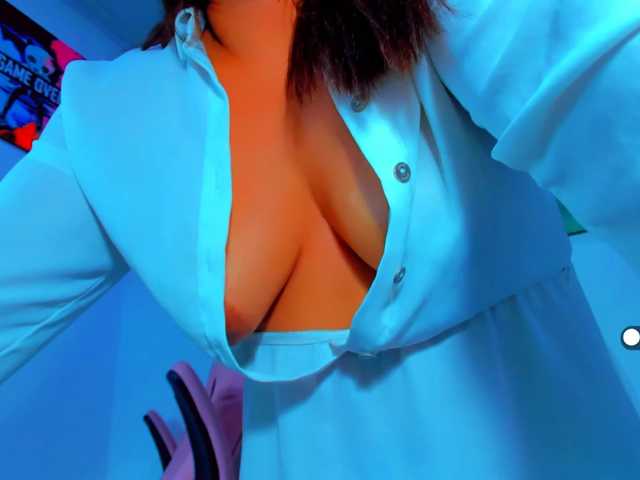 VictoriaLove live cam preview