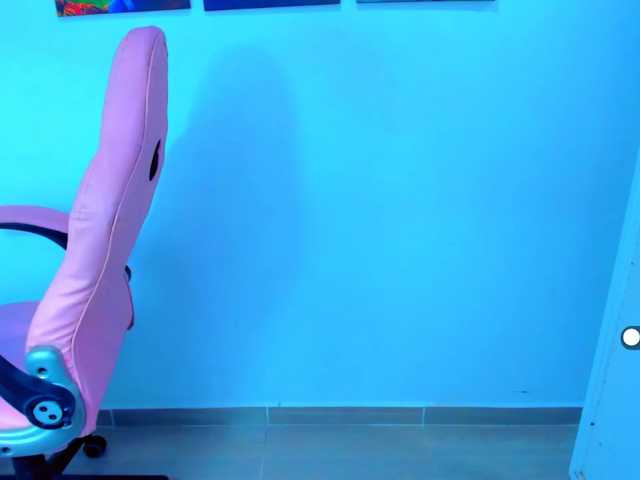 VictoriaLove live cam preview