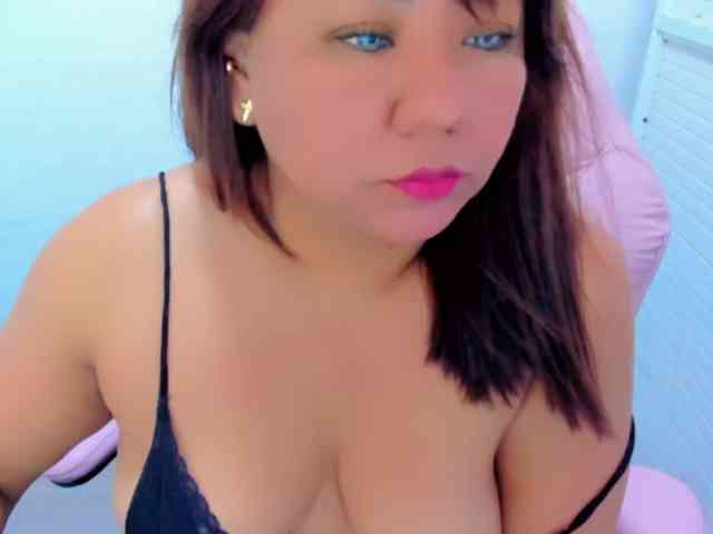 VictoriaLove webcam