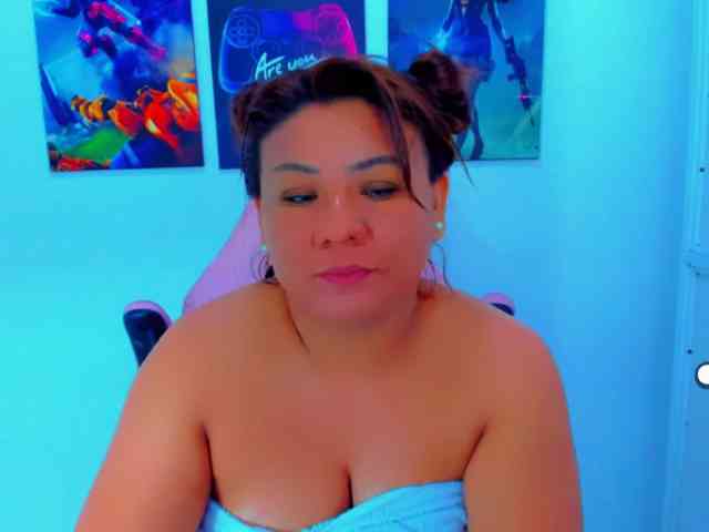 VictoriaLove webcam
