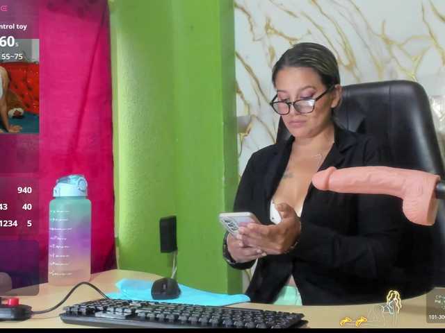 sharoncute1 live cam on BongaCams
