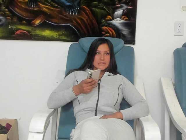 sharoncute1 live cam on BongaCams