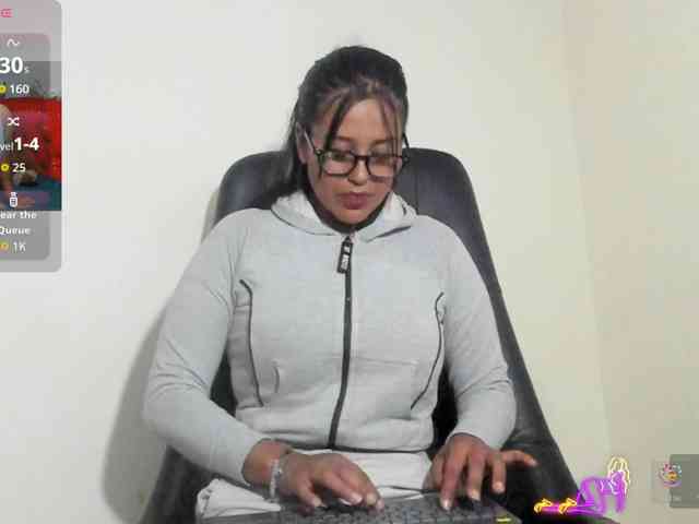 sharoncute1 Live Webcam on BongaCams