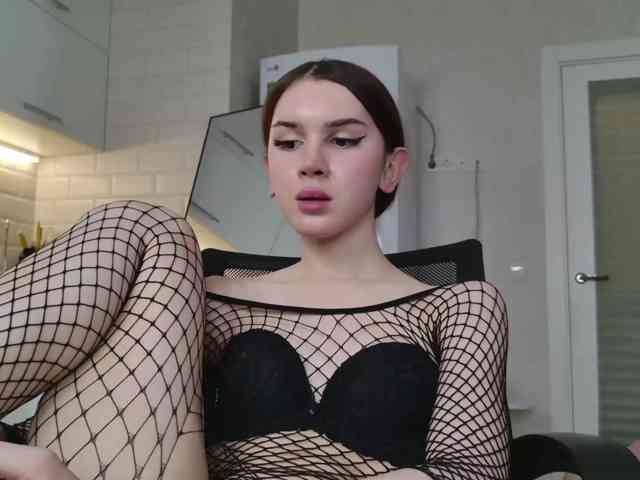 Skinny-Sex-Sissy