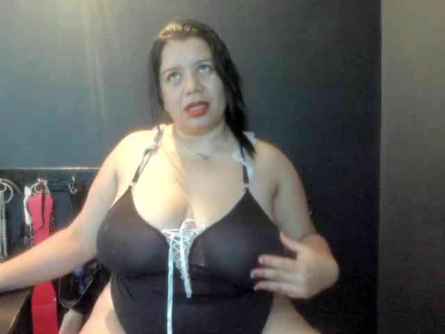 MATURE-ANIKA webcam