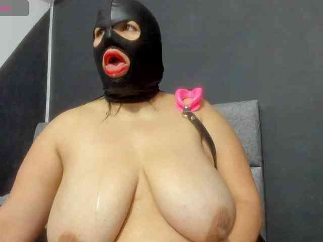 MATURE-ANIKA webcam