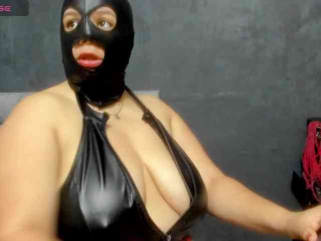 MATURE-ANIKA webcam