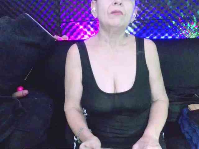 Fantasyca live female cam on bongacams