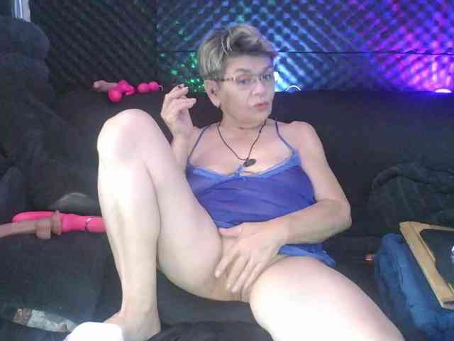 Fantasyca live female cam on bongacams