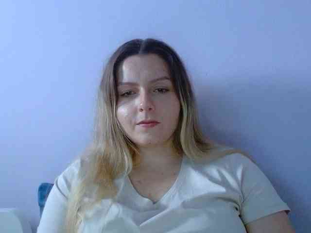 BritneyBlond webcam