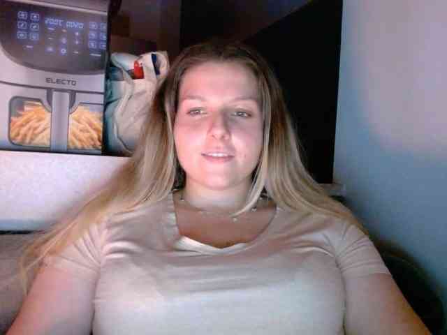 BritneyBlond webcam