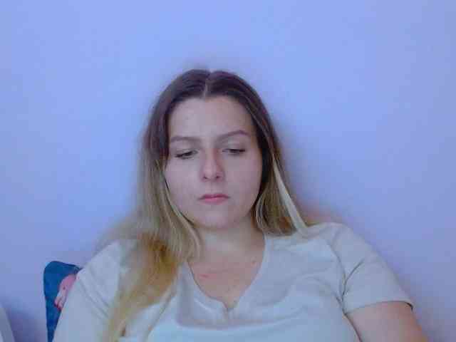 BritneyBlond webcam