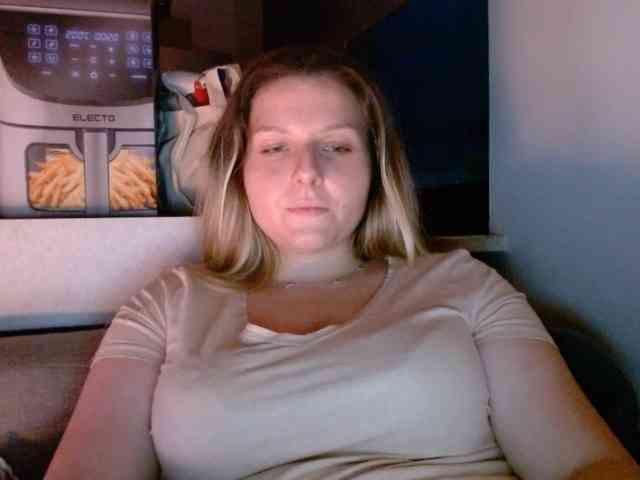 BritneyBlond webcam