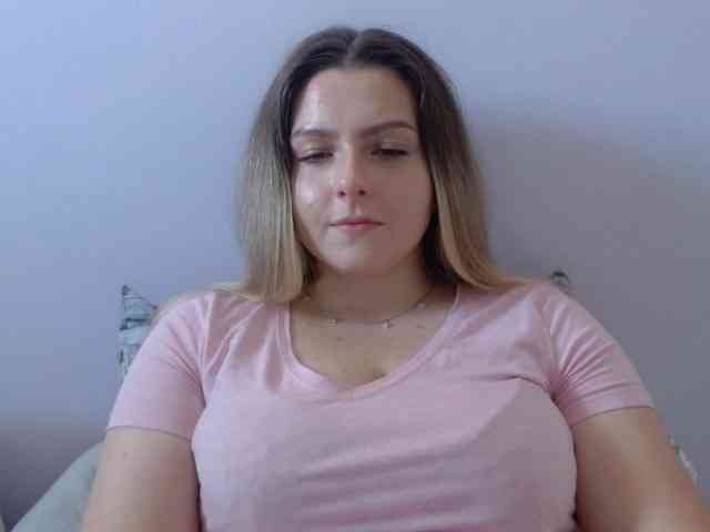 BritneyBlond webcam