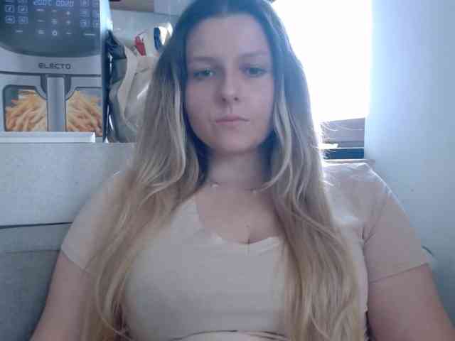 BritneyBlond webcam