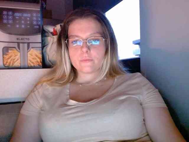 BritneyBlond webcam