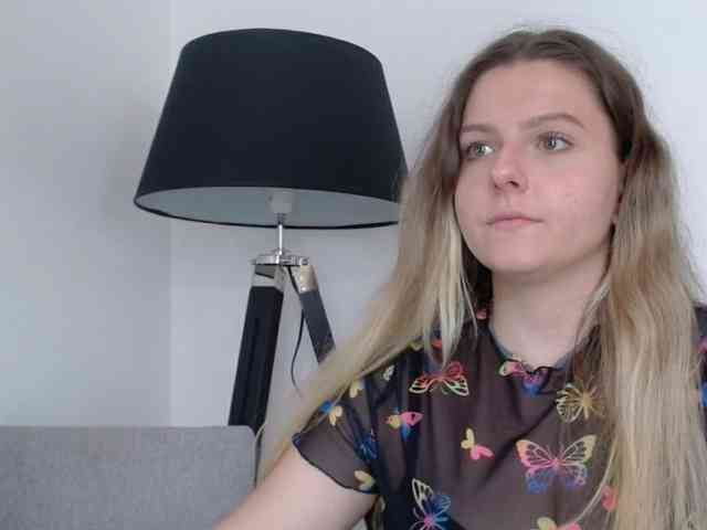 BritneyBlond webcam