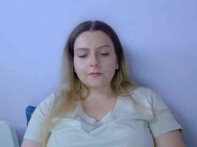 BritneyBlond webcam