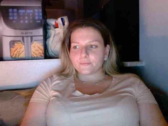 BritneyBlond webcam