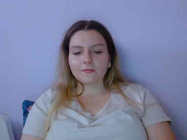 BritneyBlond webcam