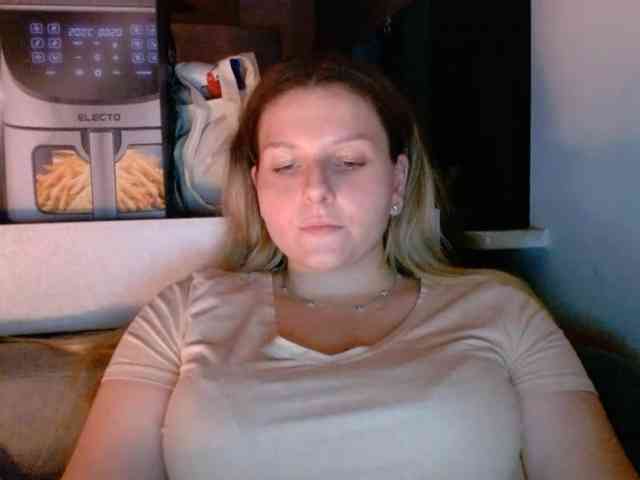 BritneyBlond webcam