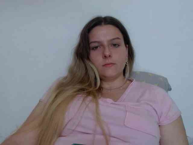 BritneyBlond webcam