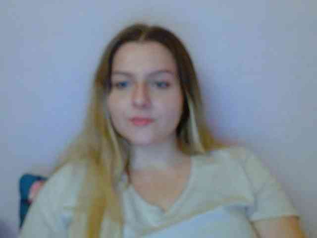 BritneyBlond webcam