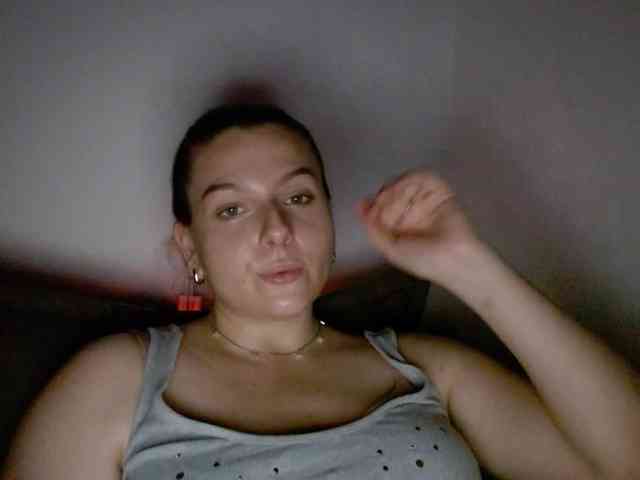 BritneyBlond webcam