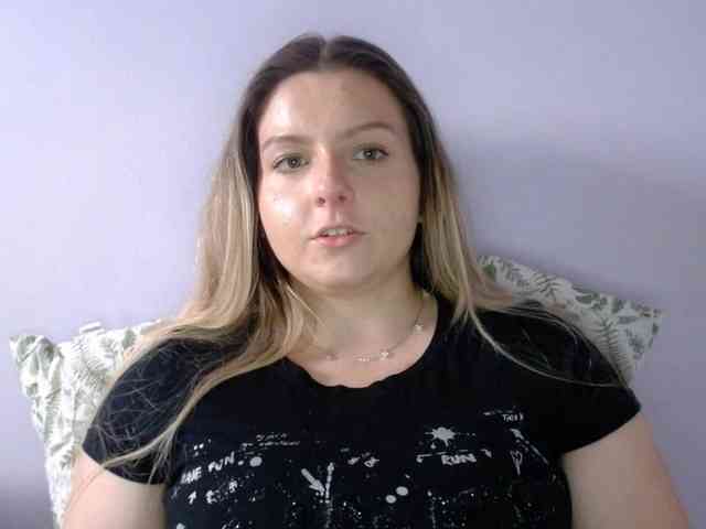 BritneyBlond webcam