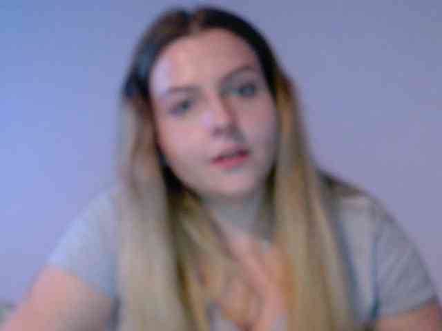 BritneyBlond webcam