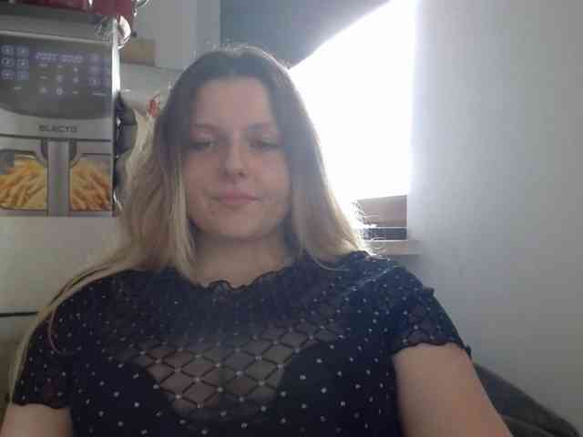 BritneyBlond webcam