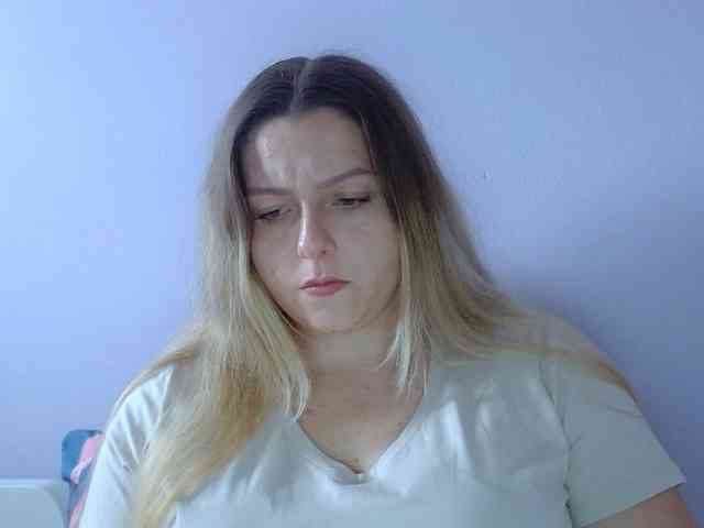 BritneyBlond webcam