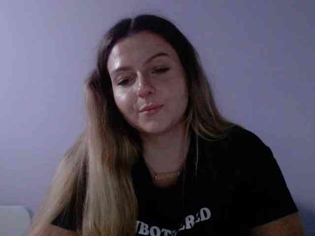 BritneyBlond webcam