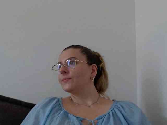 BritneyBlond webcam