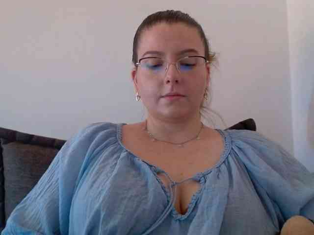 BritneyBlond webcam
