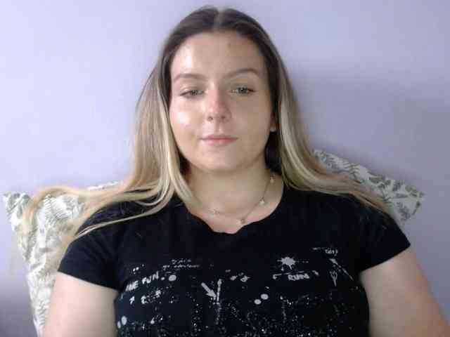 BritneyBlond webcam
