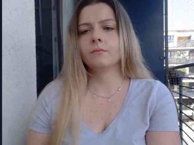 BritneyBlond webcam