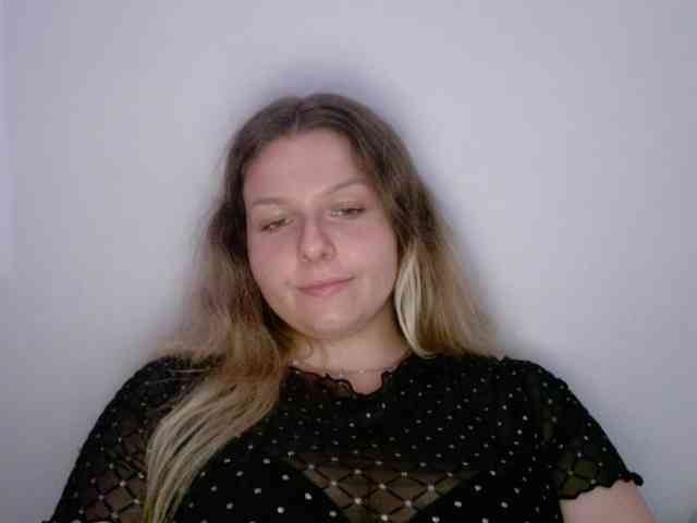 BritneyBlond webcam