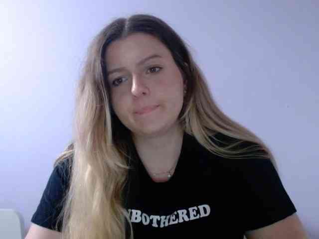BritneyBlond webcam